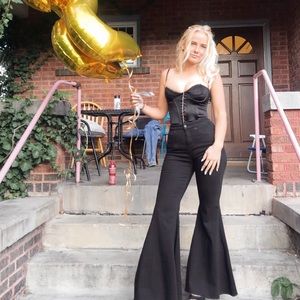 Meet your Posher, Junia